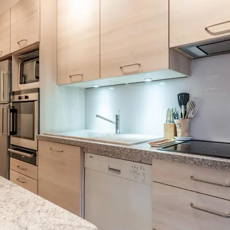 Spacious Flat With Balcony In * シャモニー