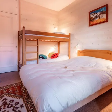 Spacious With Balcony In Appartamento