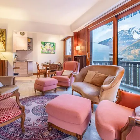 Spacious Flat With Balcony In * Chamonix