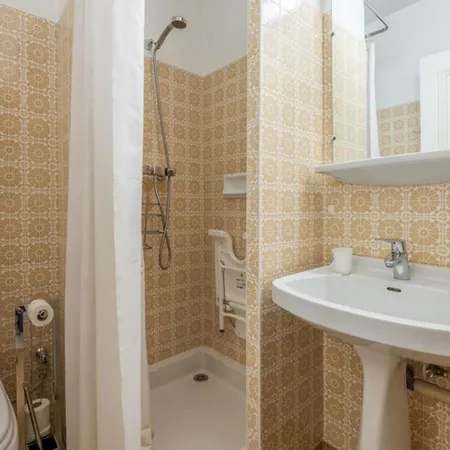 Appartamento Spacious Flat With Balcony In *